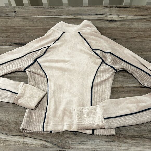 Urban Outfitters Out from Under Cropped Velvet Zip Up Sweater | XS - Picture 3 of 4